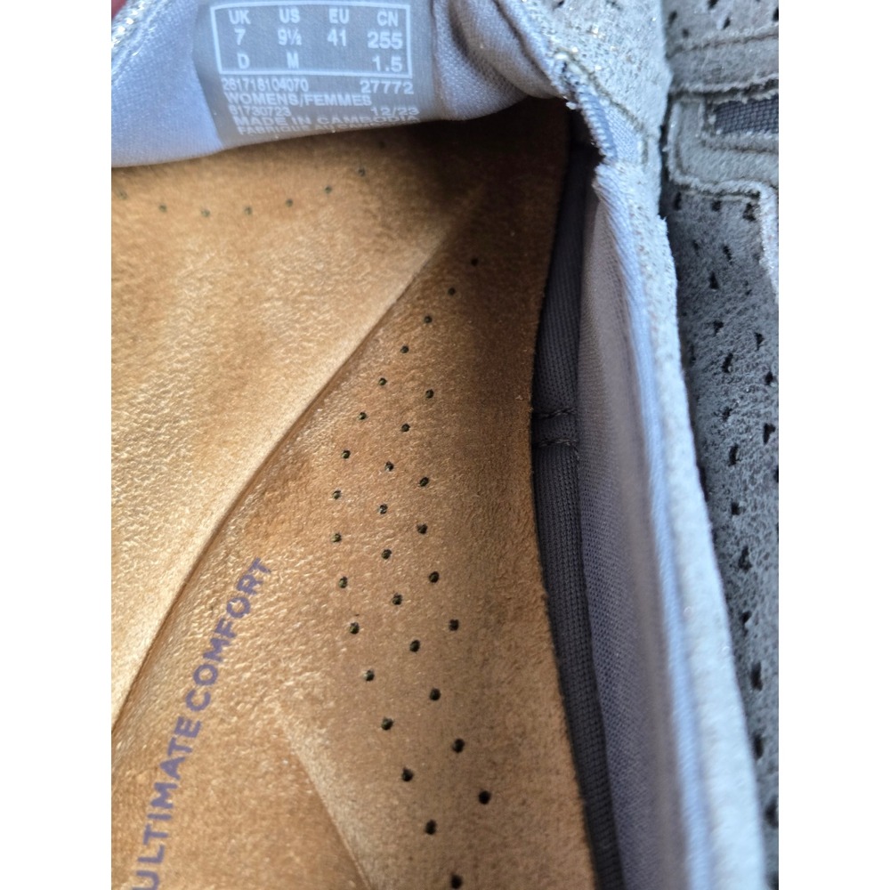 Clarks Collection Metallic Silver Grey Perforated Slip On Loafers NWB 9.5 M - Picture 6 of 10